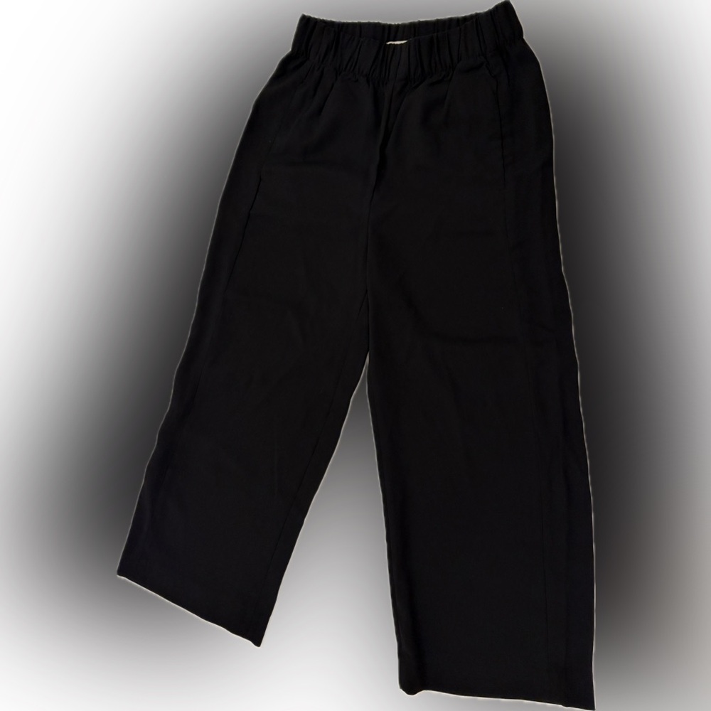 H&M Black Cropped wide leg pull-on Pants size 2 / EU 34. Excellent condition.